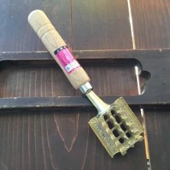 CRAFT Brass Fish Scaler - Winged