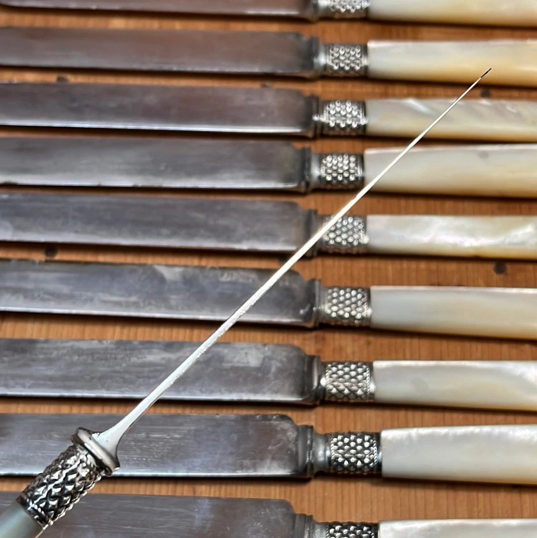 Promo ⌛ Vintage Table | Steak Landers Frary & Clark Set Of 12 Luncheon Knives Silverplate Carbon MOP In Box 😉 11 Vintage Table | Steak Landers Frary & Clark Set Of 12 Luncheon Knives Silverplate Carbon MOP In Box