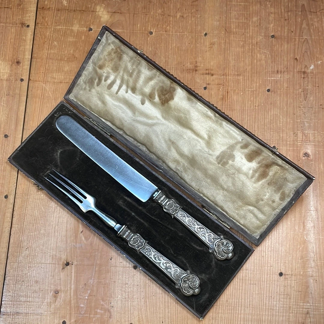 Flash Sale 🥰 Vintage Table | Steak Fork And Knife Set Forged Carbon Steel & Coin Silver (?) German ? Late 19th C ✔️ 4 Vintage Table | Steak Fork And Knife Set Forged Carbon Steel & Coin Silver (?) German ? Late 19th C