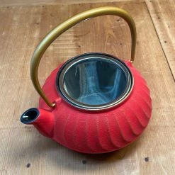 Miya Cast Iron Teapot - Red + Gold 22oz