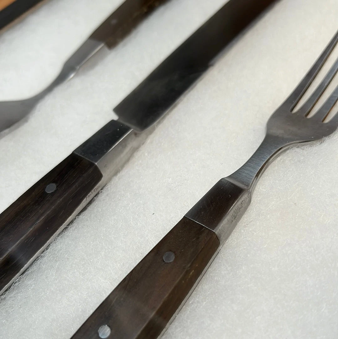 Budget ✨ Vintage Antique J Russell Green River Works Table Knife & Forks In Shadow Box 1880 - 1920 ✔️ 4 Vintage Antique J Russell Green River Works Table Knife & Forks In Shadow Box 1880 - 1920